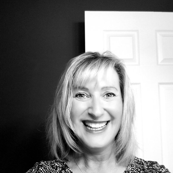 Meet your Posher, Melanie - Picture 1 of 1